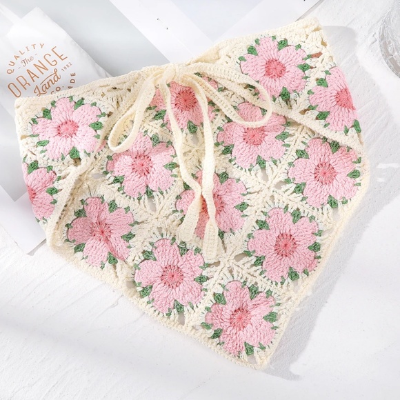 Boho Crochet Floral Handkerchief Head band - Picture 4 of 7